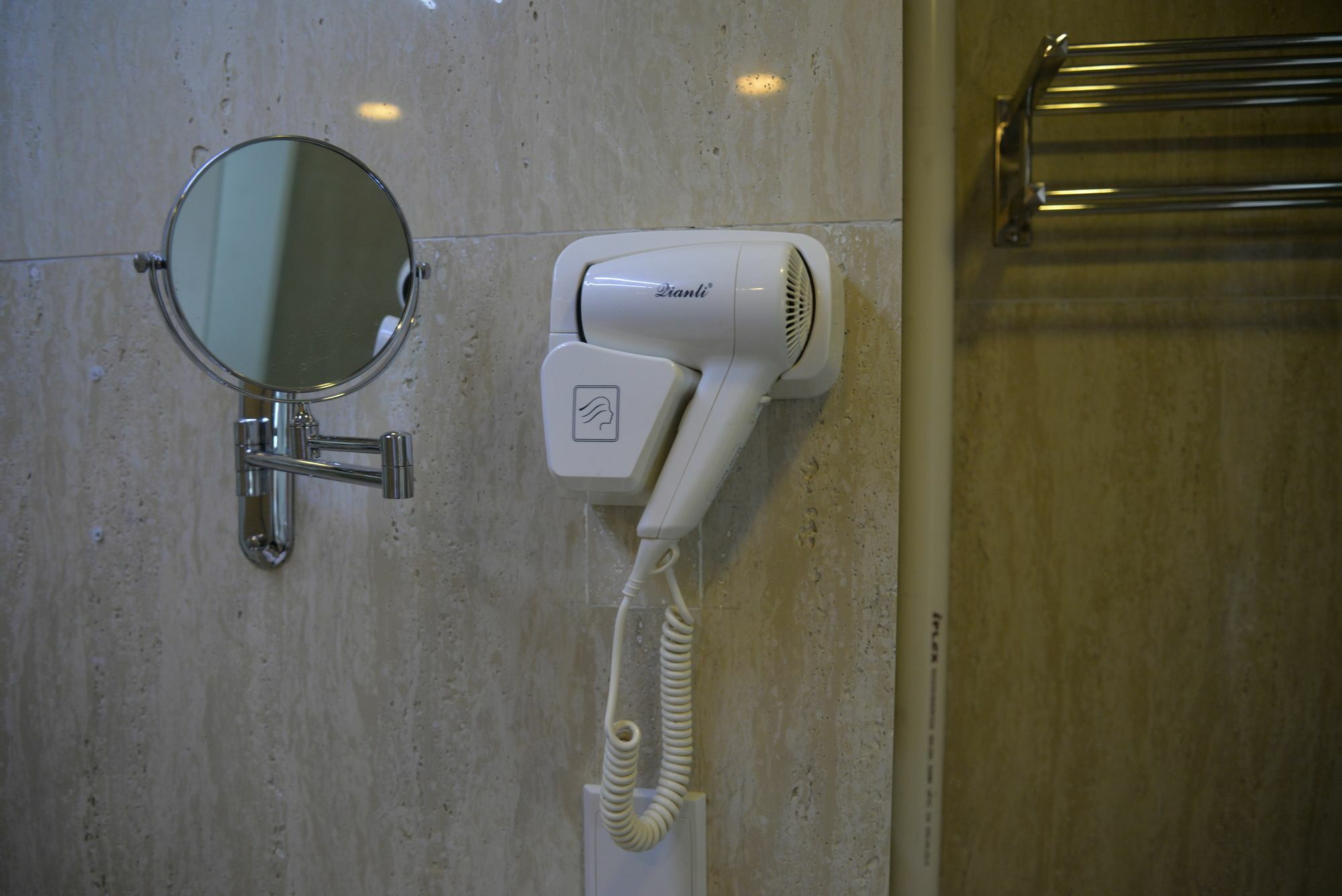 Hotel Iw 3*
