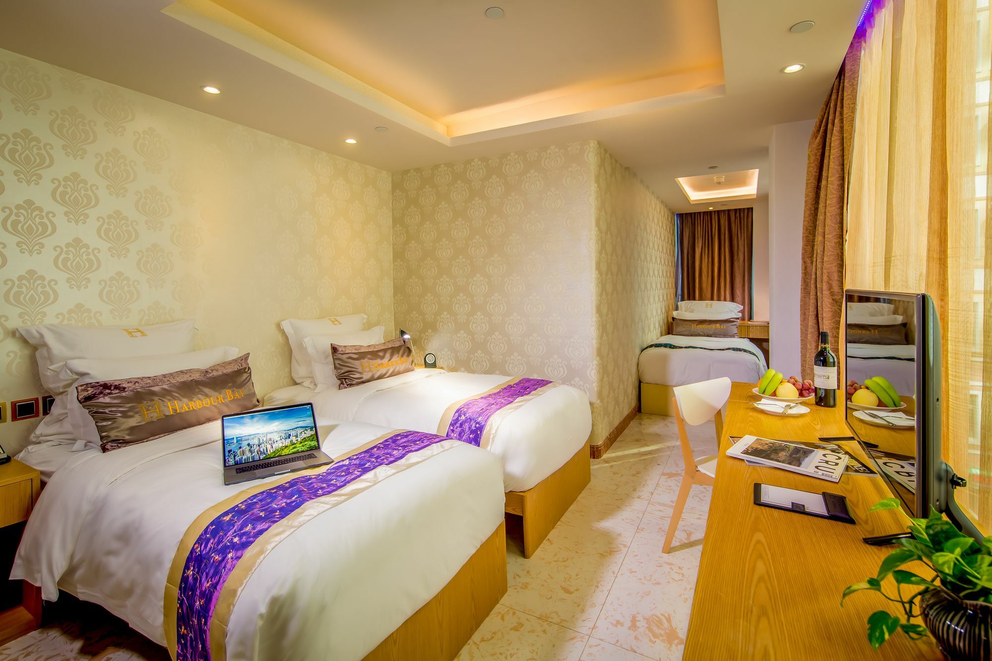 Hotel Harbour Bay