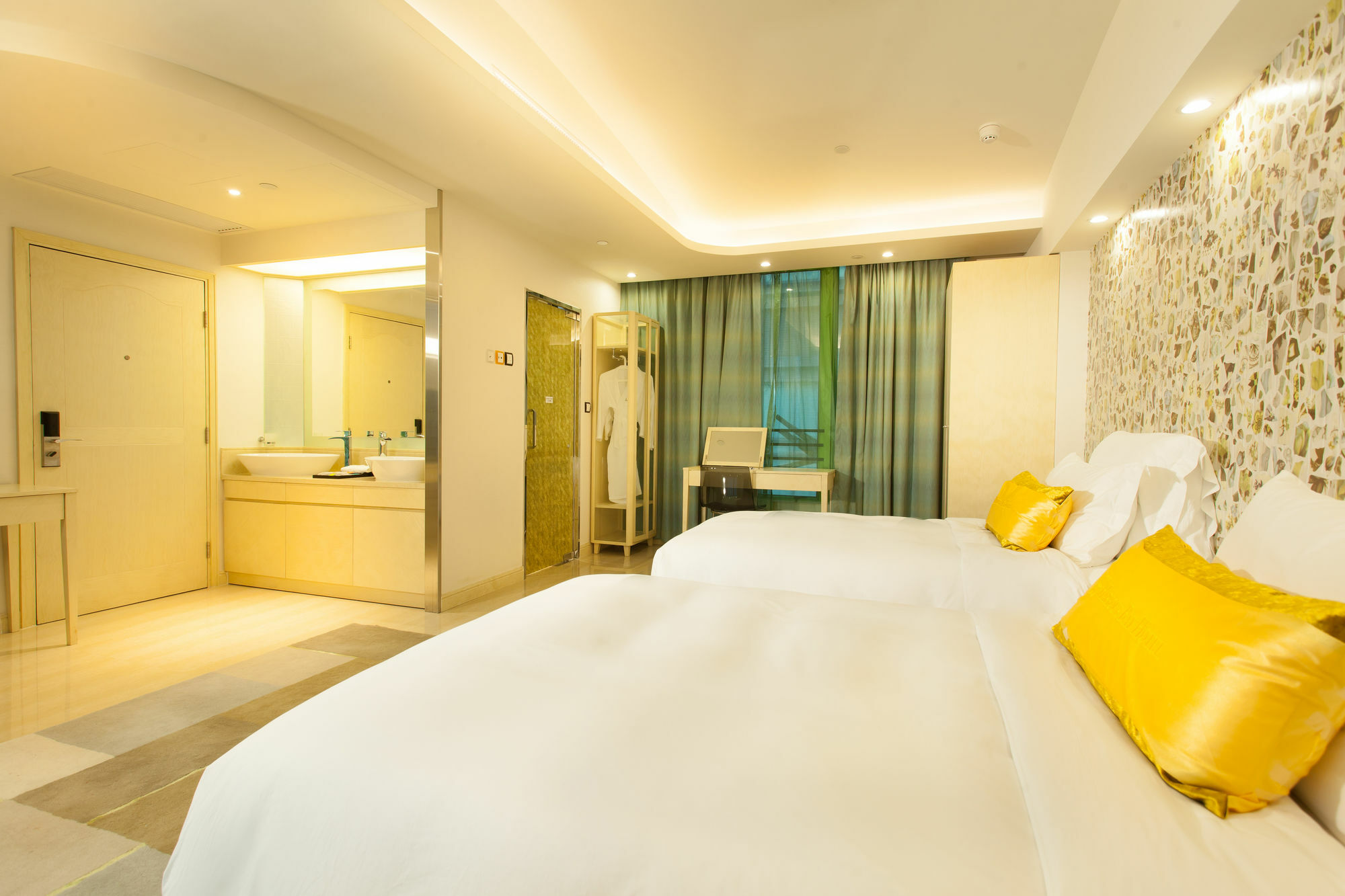 Harbour Bay Hotel 3*