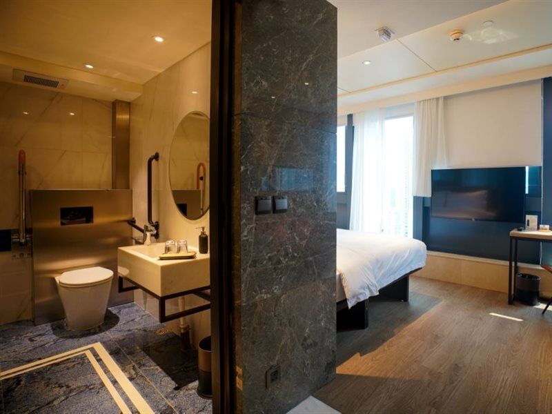 E Hotel 3*