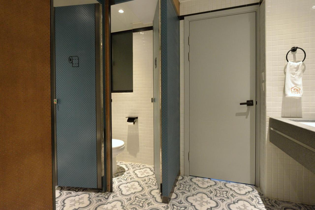 Atlas & Backpackers Guest house Hong Kong