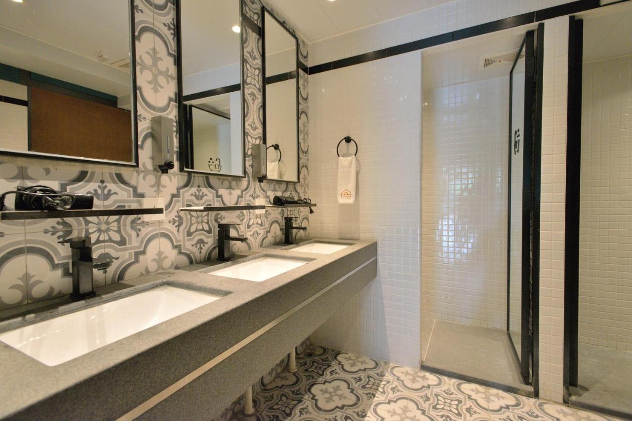 Atlas & Backpackers Guest house
