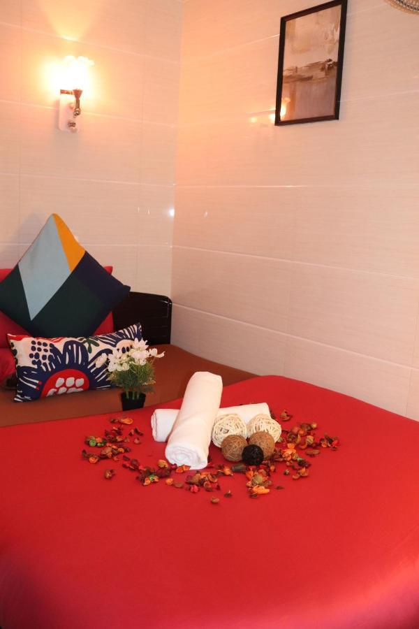 Metrocity Lounge *