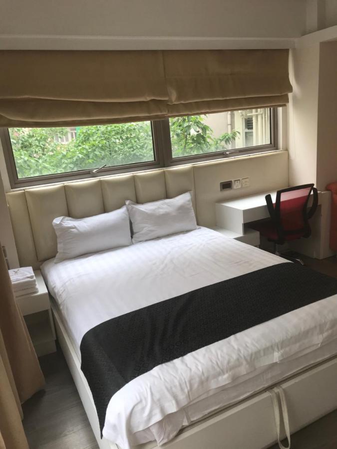Queen's 100 Aparthotel *