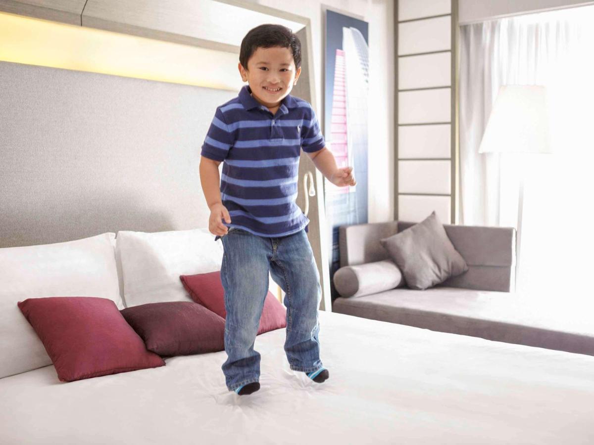 Novotel Nathan Road Kowloon Hotel 4*