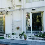 City Oasis Guesthouse