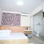 Wide Easy Hostel