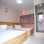Wide Easy Hostel