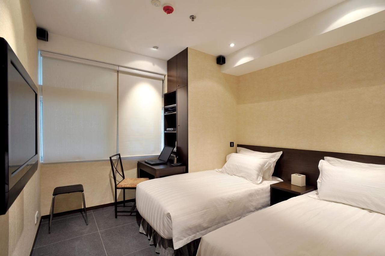 Mingle With The Star 3*