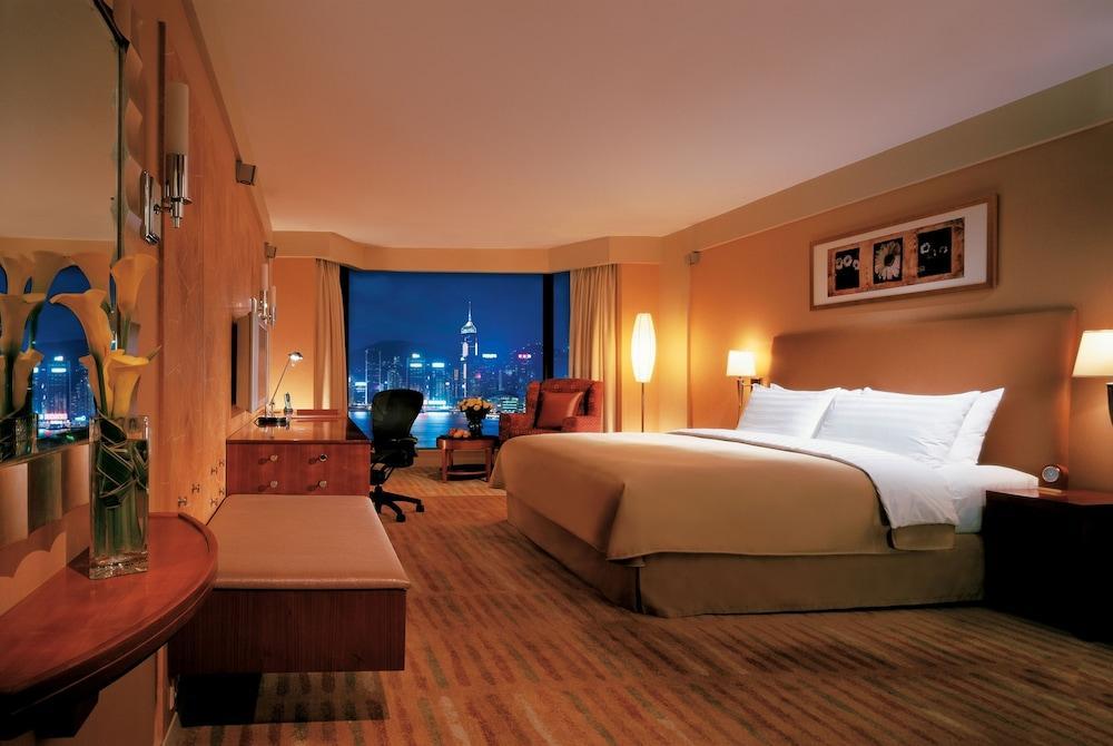 Kowloon Shangri-la, Hotel 5*