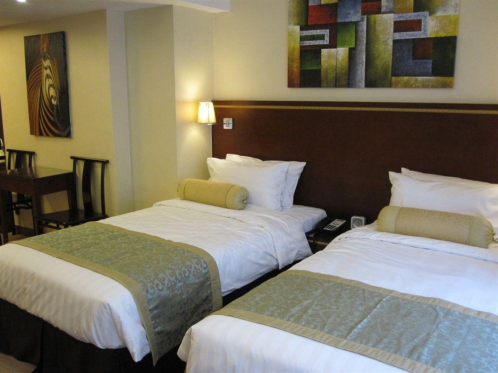 Brighton Hotel 4*