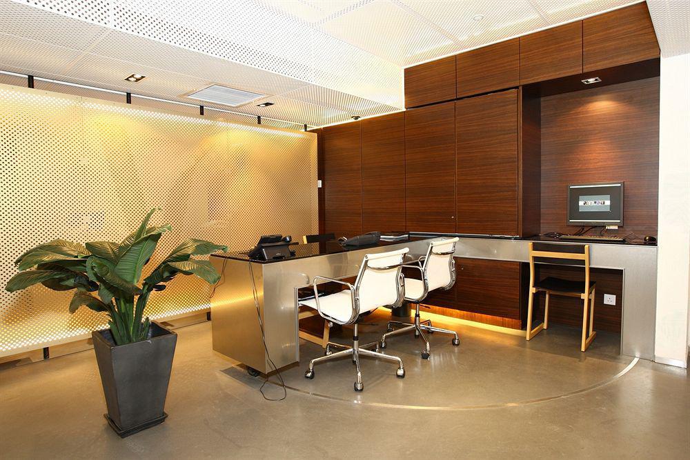Aparthotel V Causeway Bay 4*