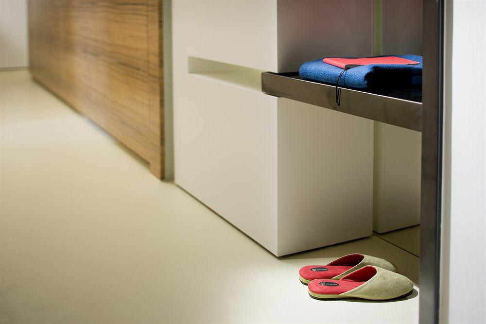 V Causeway Bay 4*