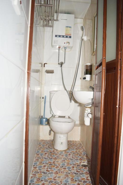 Pay-less Guest house