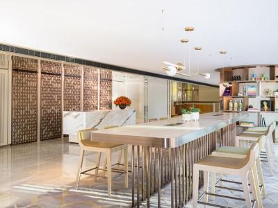 Hotel The Royal Pacific & Towers 4*