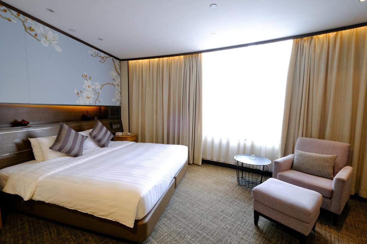 South Pacific 4*