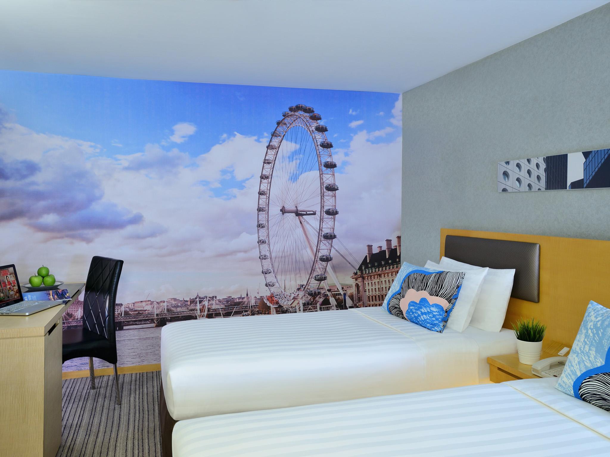 Kew Wanchai 4*
