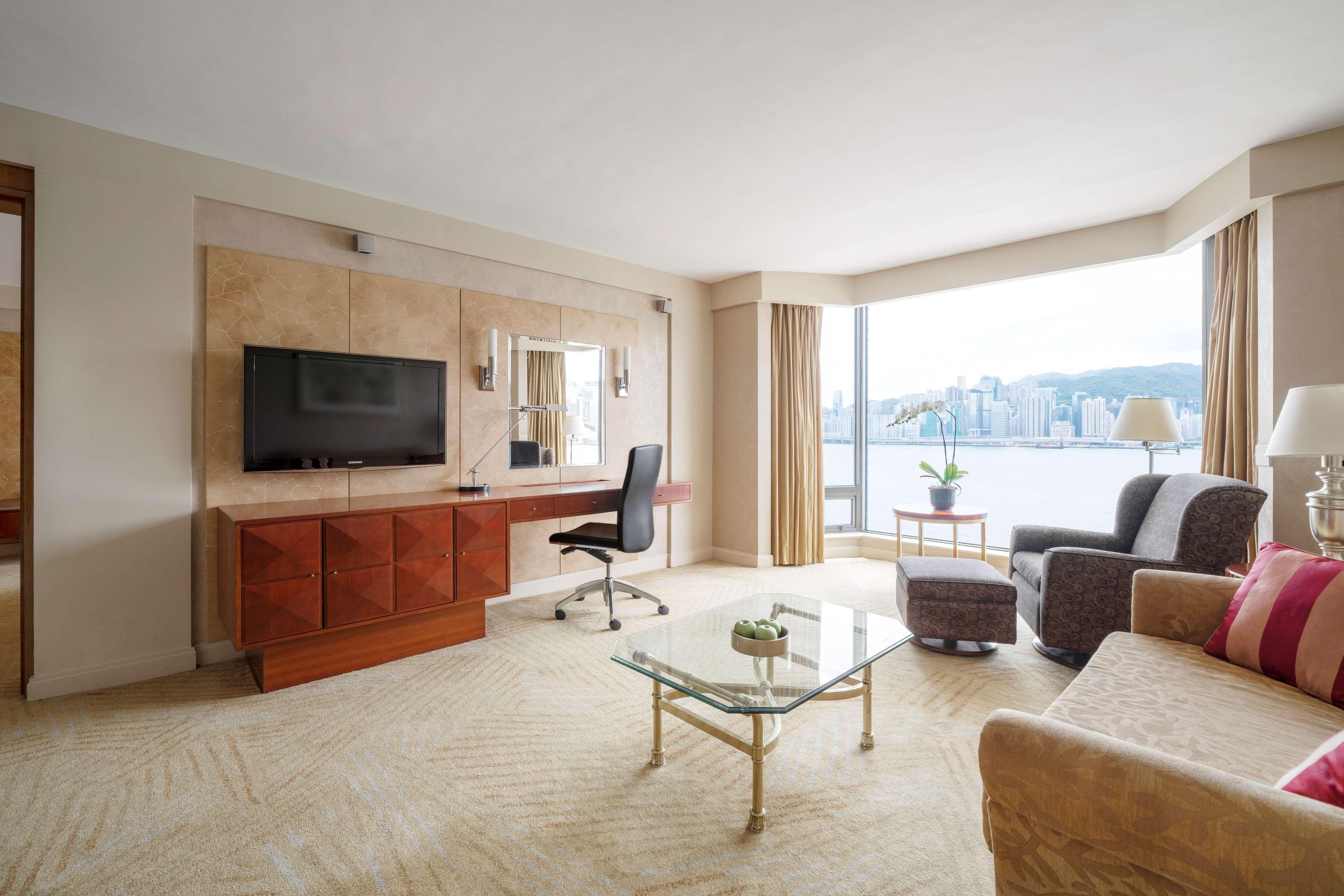 Kowloon Shangri-la,