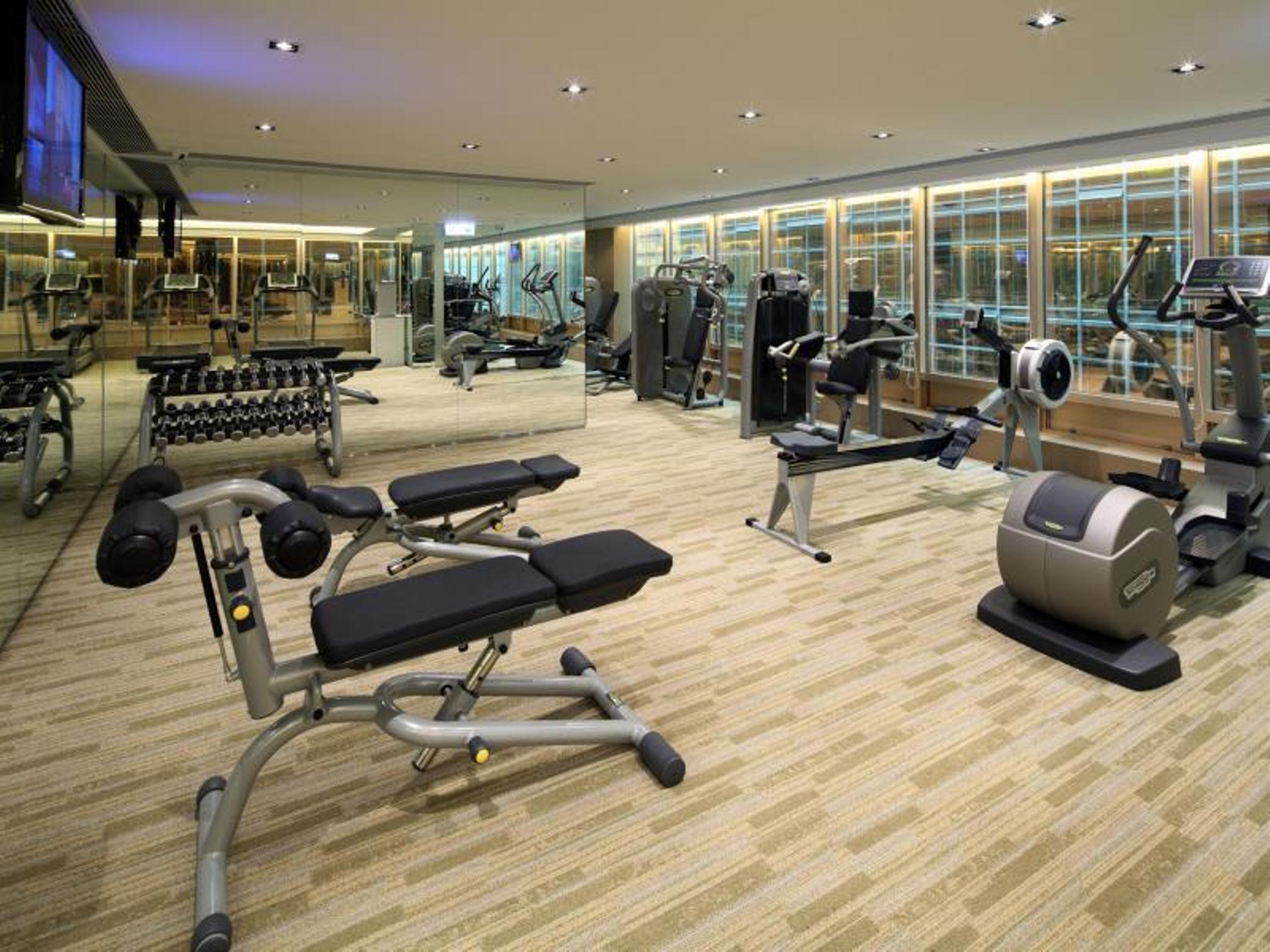 Hotel The Royal Pacific & Towers 4*