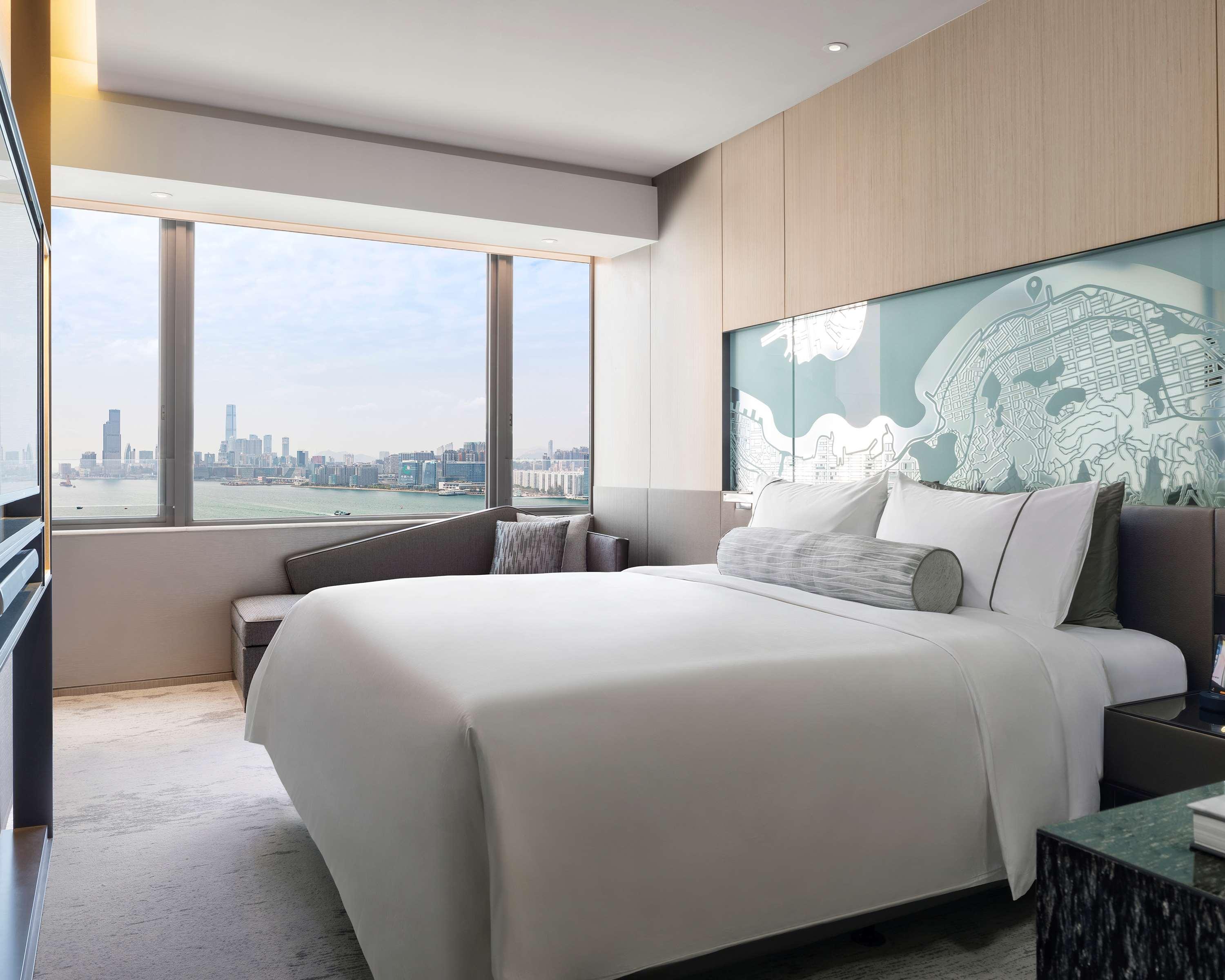 Hyatt Centric Victoria Harbour 4*