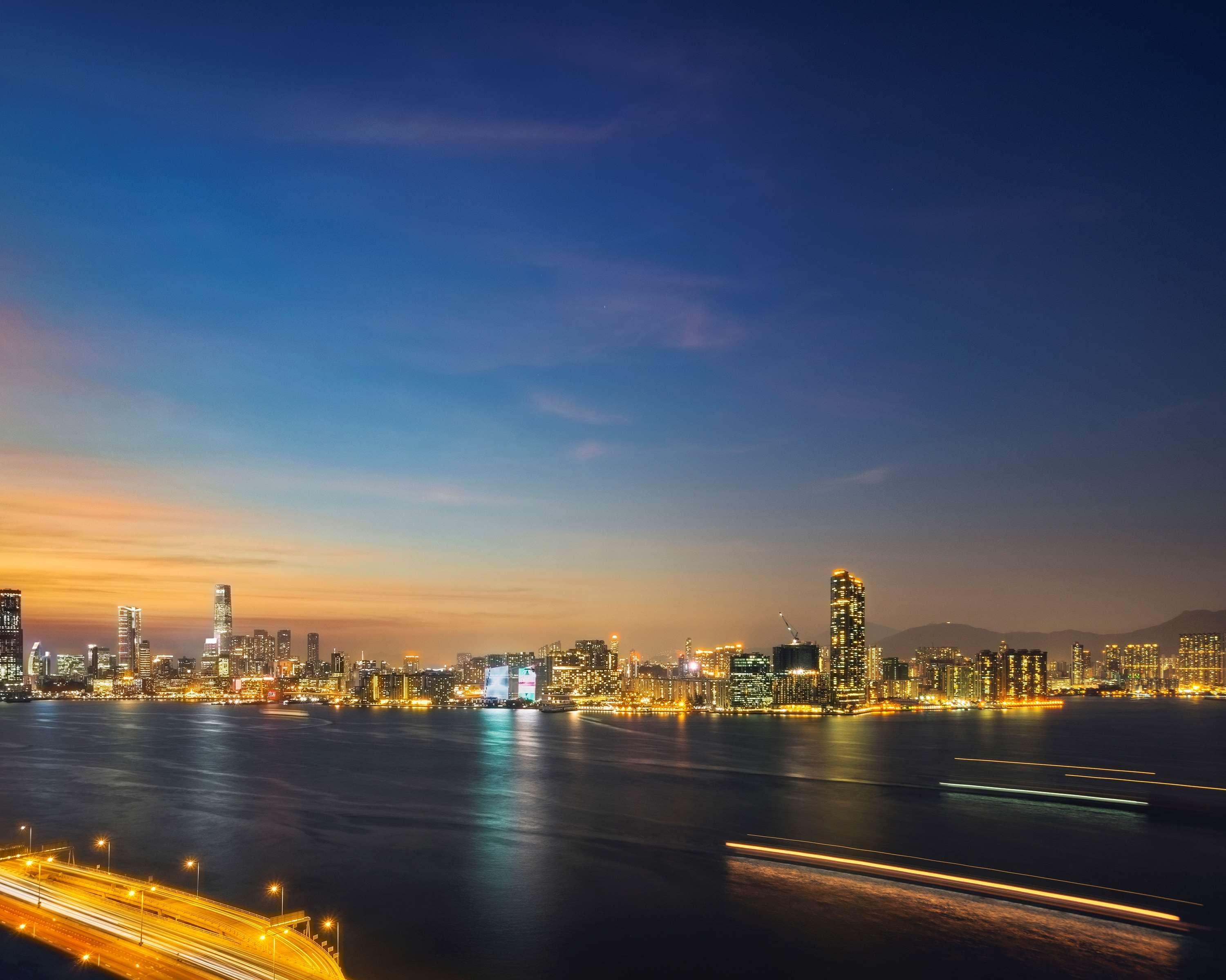 Hotel Hyatt Centric Victoria Harbour 4*