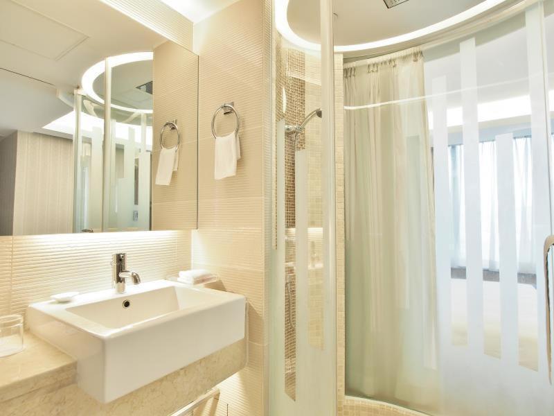 Hotel The Bauhinia - Tsim Sha Tsui Hong Kong