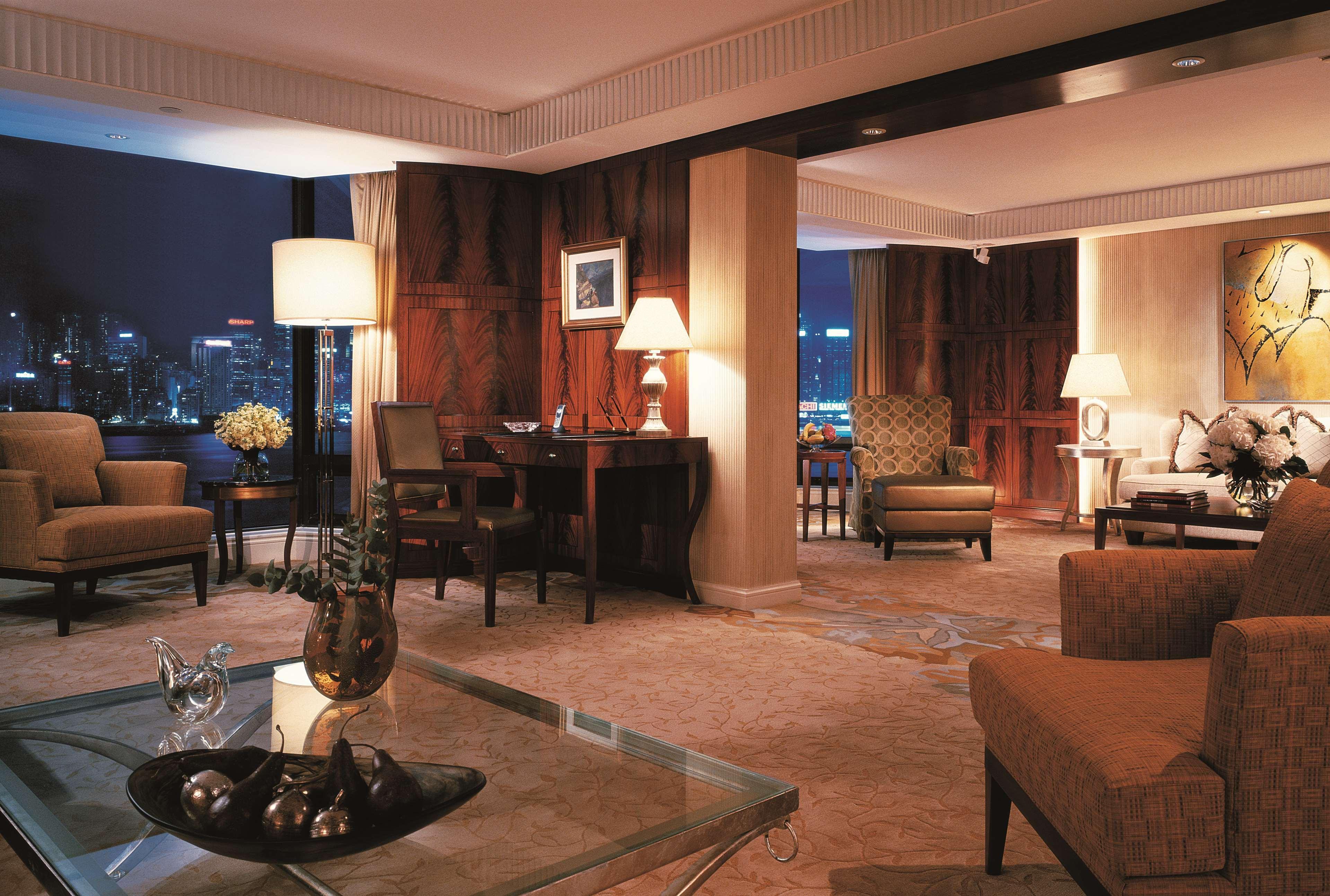 Hotel Kowloon Shangri-la, 5*