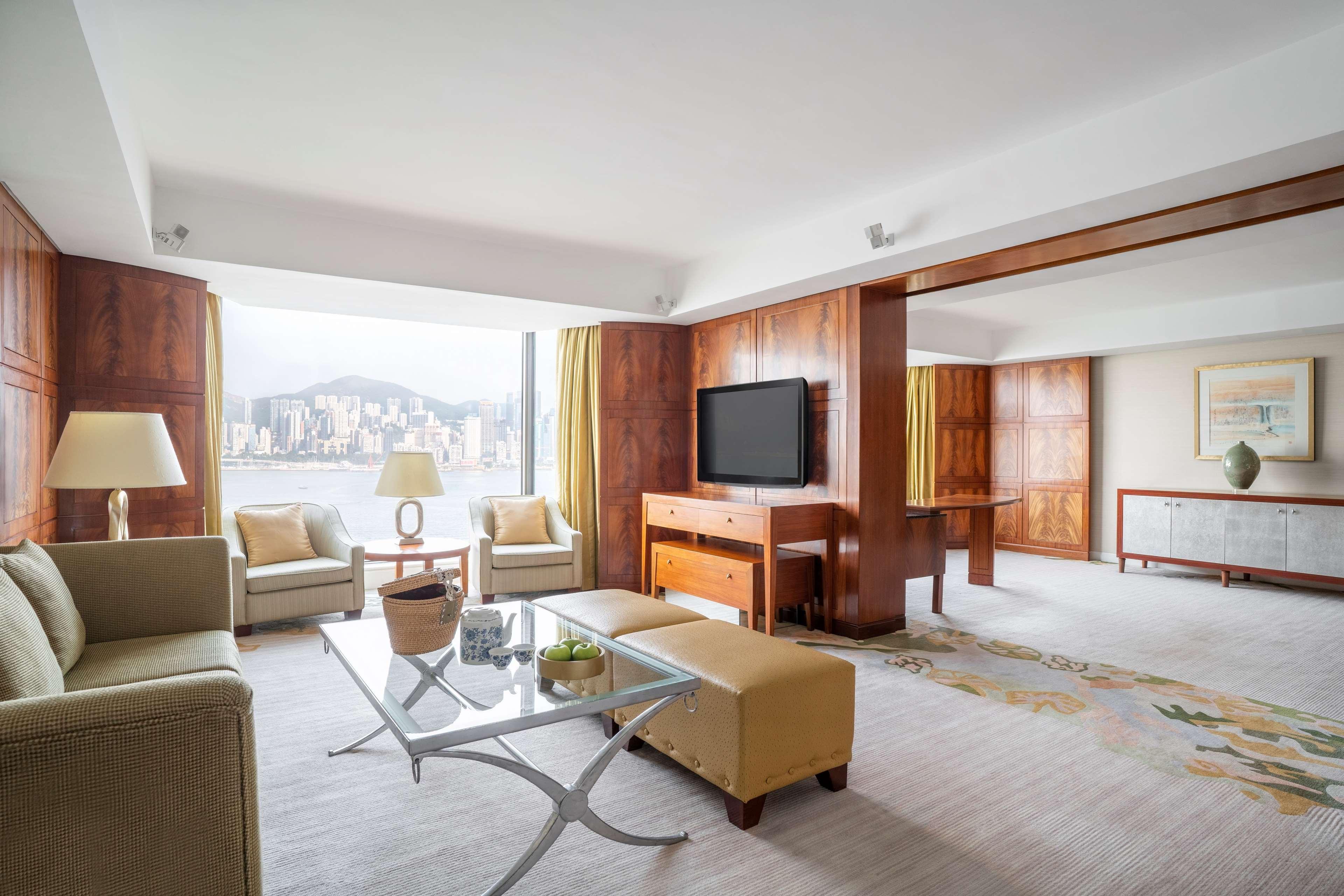 Kowloon Shangri-la,