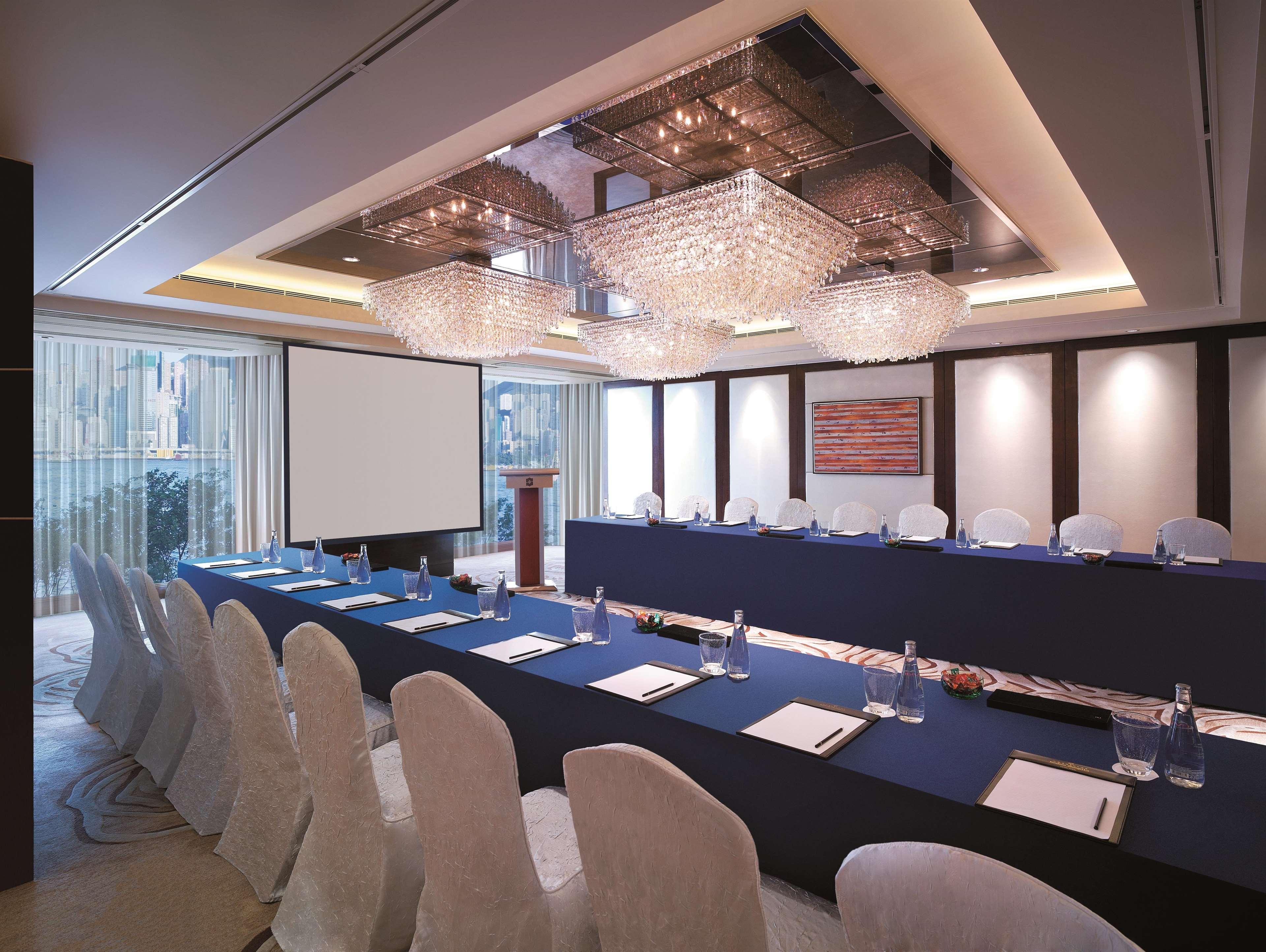 Hotel Kowloon Shangri-la, 5*