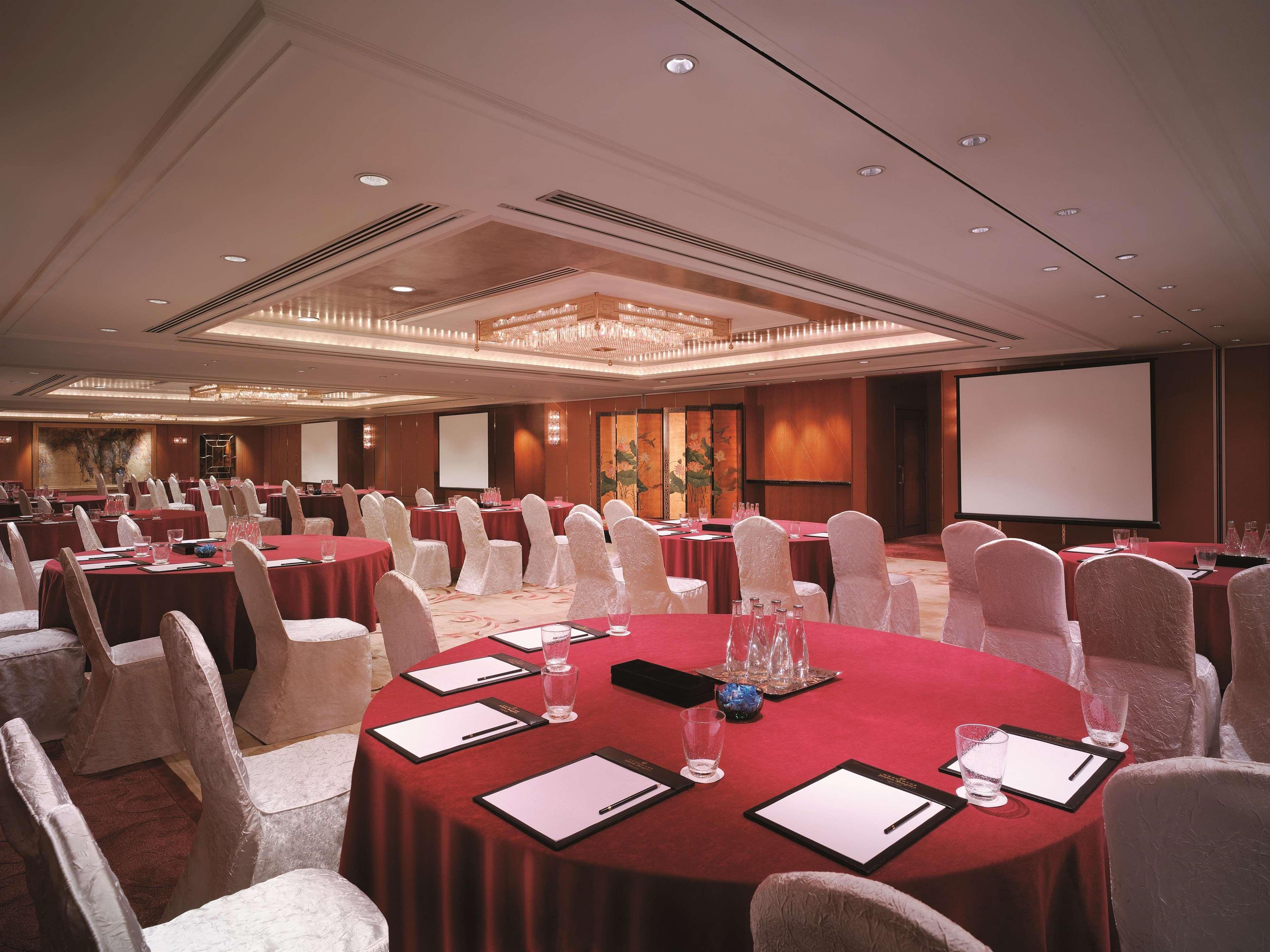 Hotel Kowloon Shangri-la, 5*
