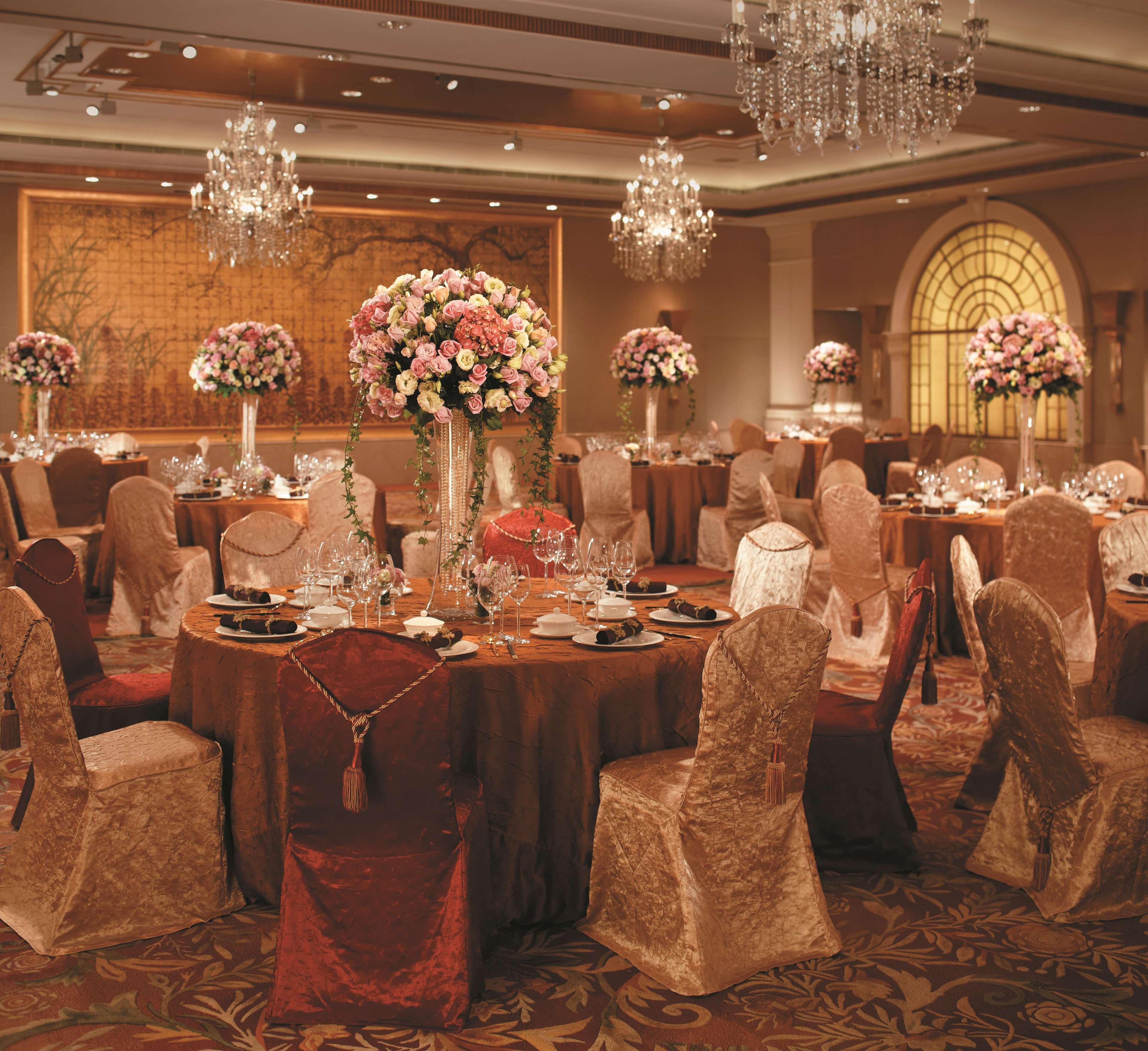Kowloon Shangri-la, Hotel
