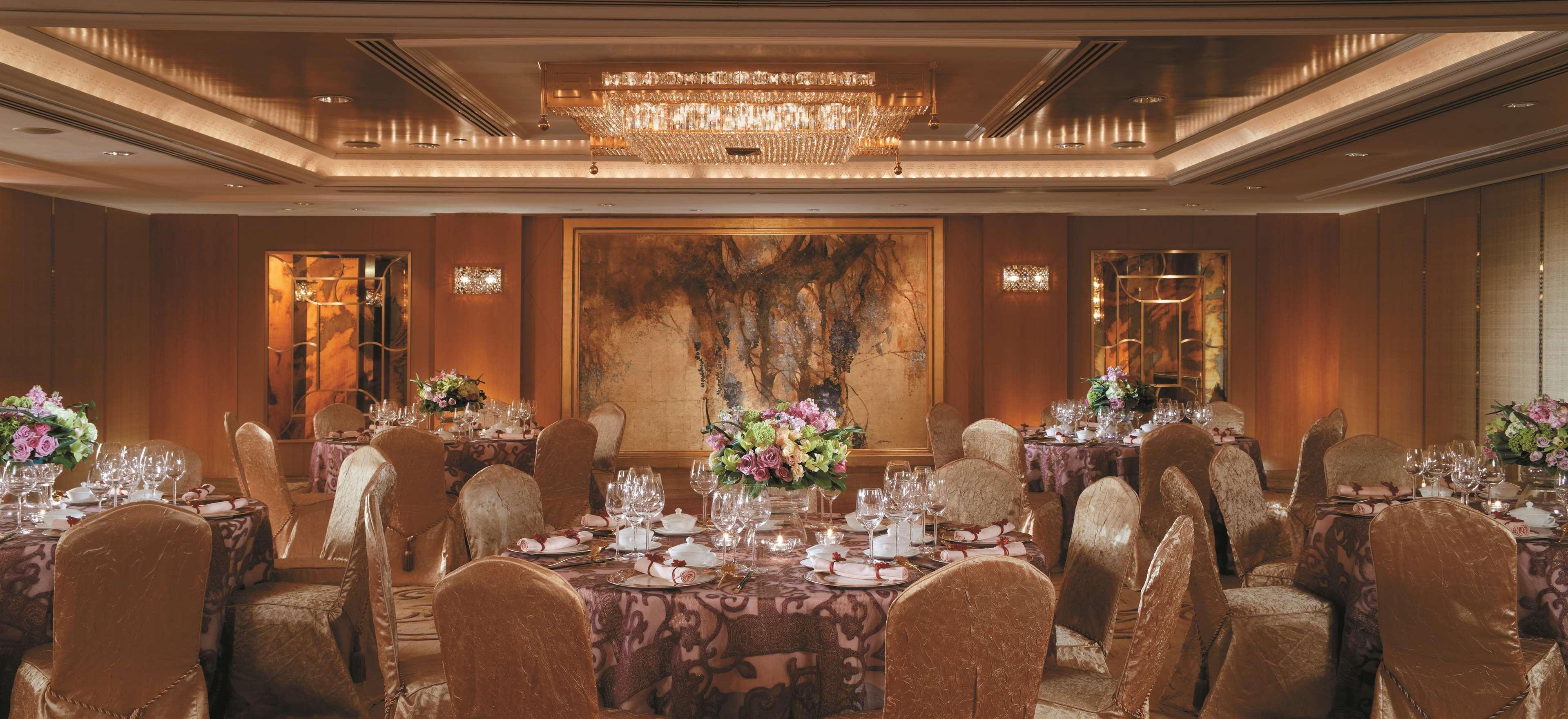 Kowloon Shangri-la, Hotel 5*