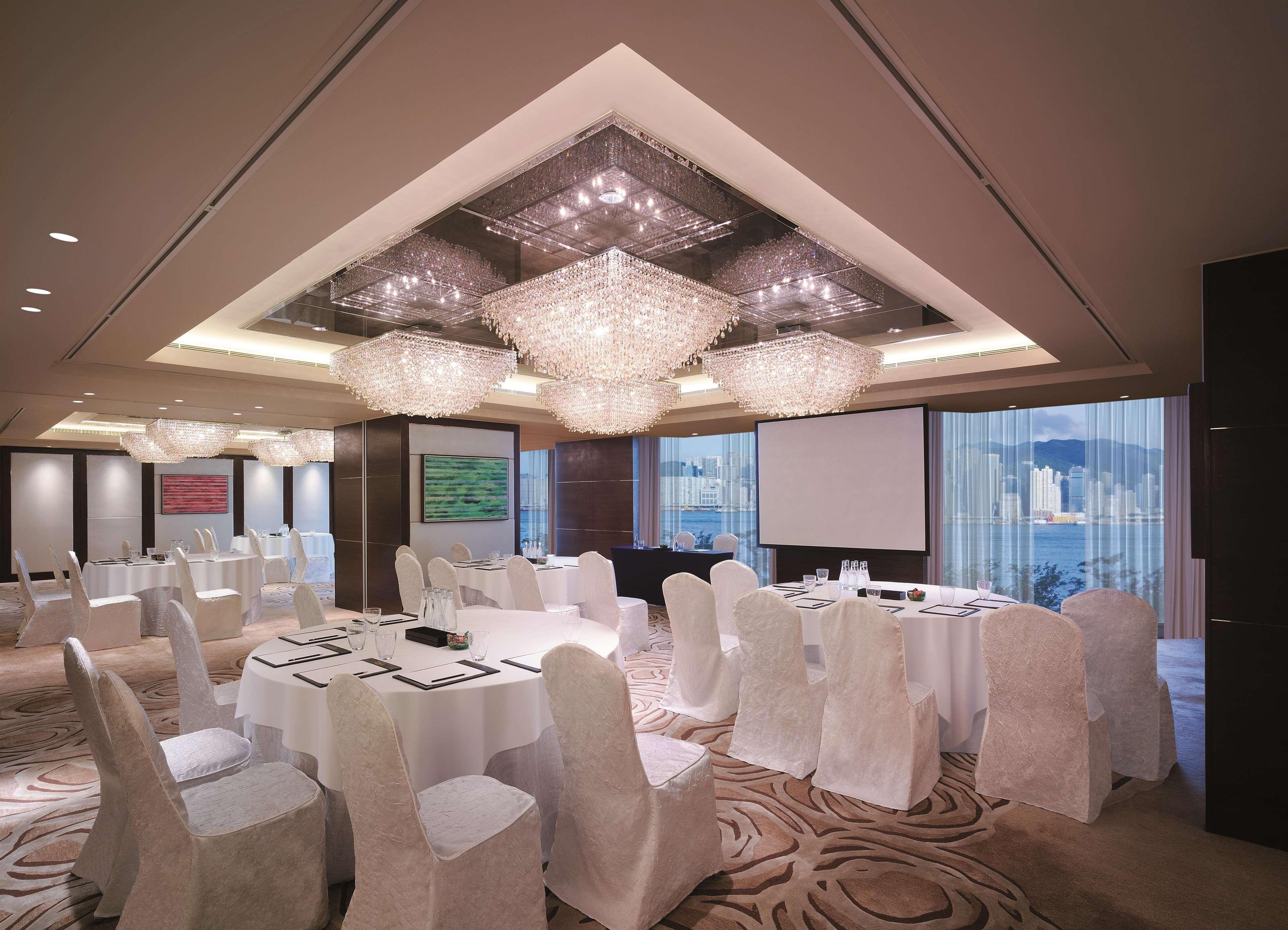 Hotel Kowloon Shangri-la, 5*