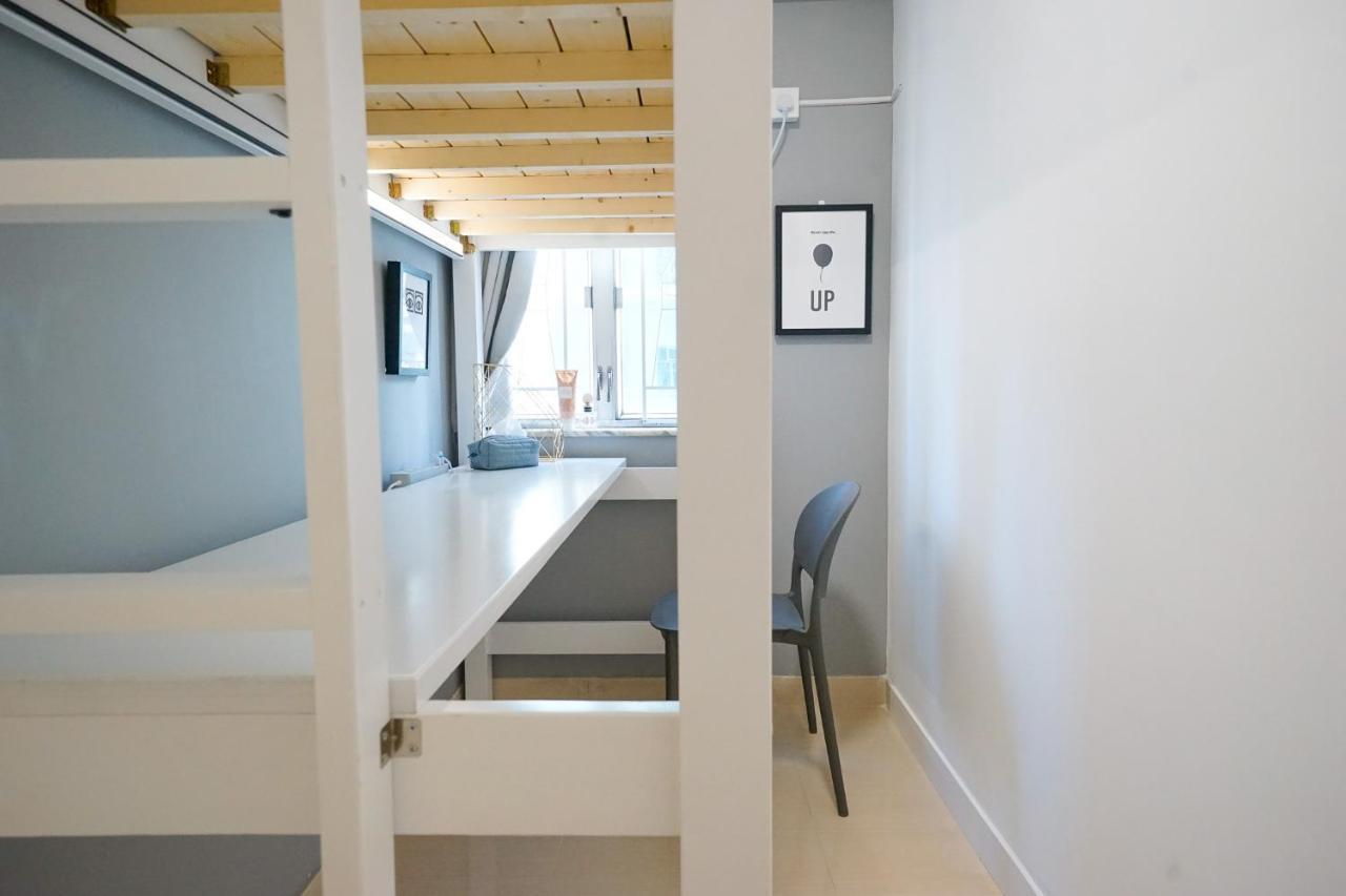 Student - 290 Hennessy Road Hostel *
