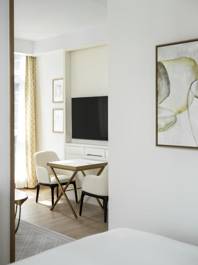 Hotel Lanson Place Causeway Bay,