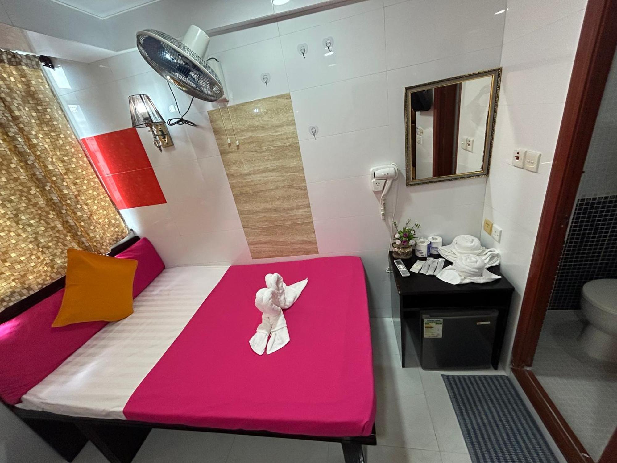 Manila Lounge Guest house Hong Kong
