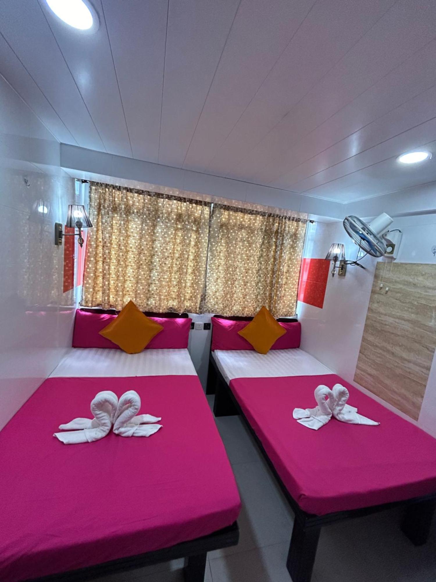 Guest house Manila Lounge *