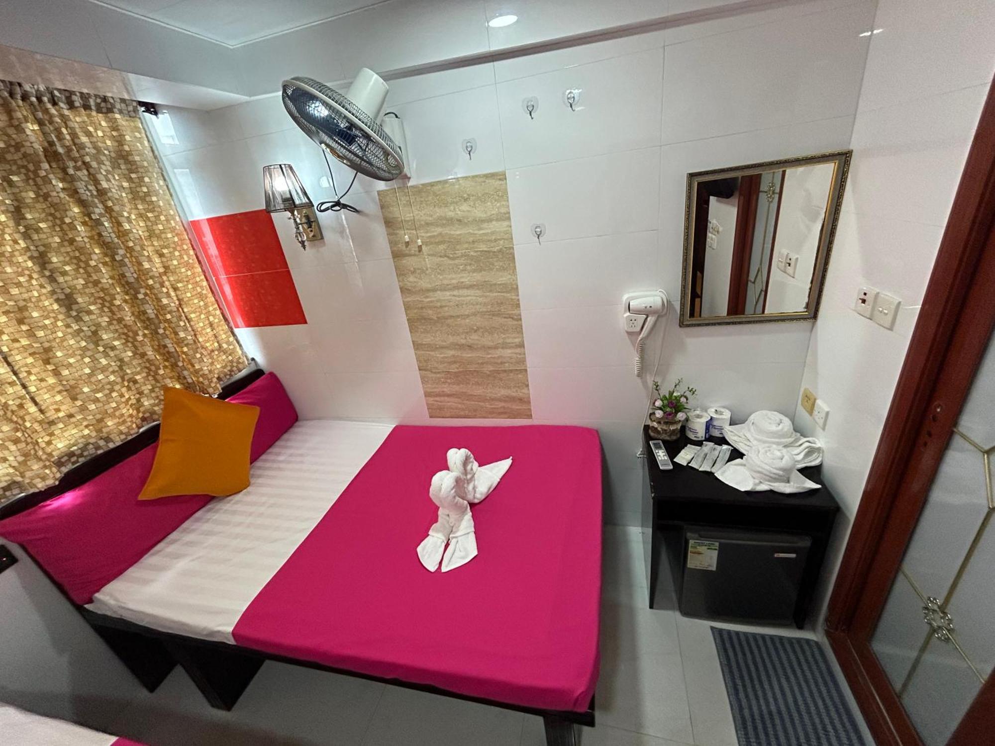 Guest house Manila Lounge *