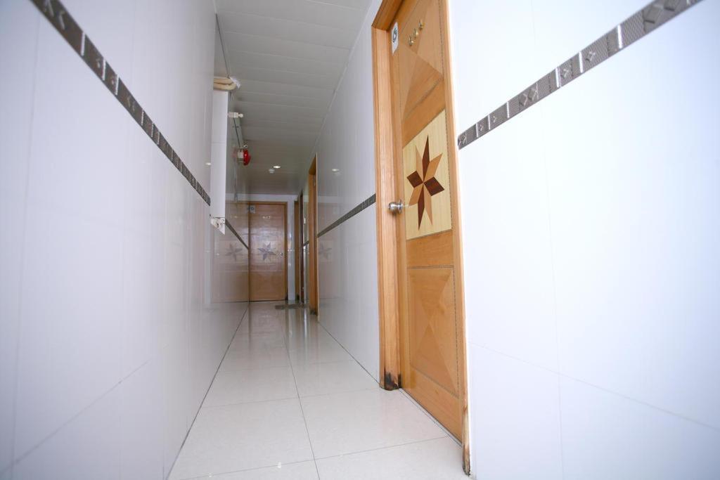Leisure Hostel *