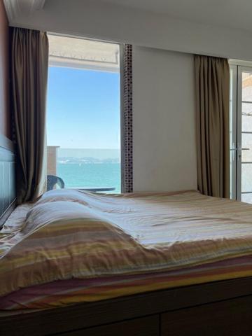 Sea View House *