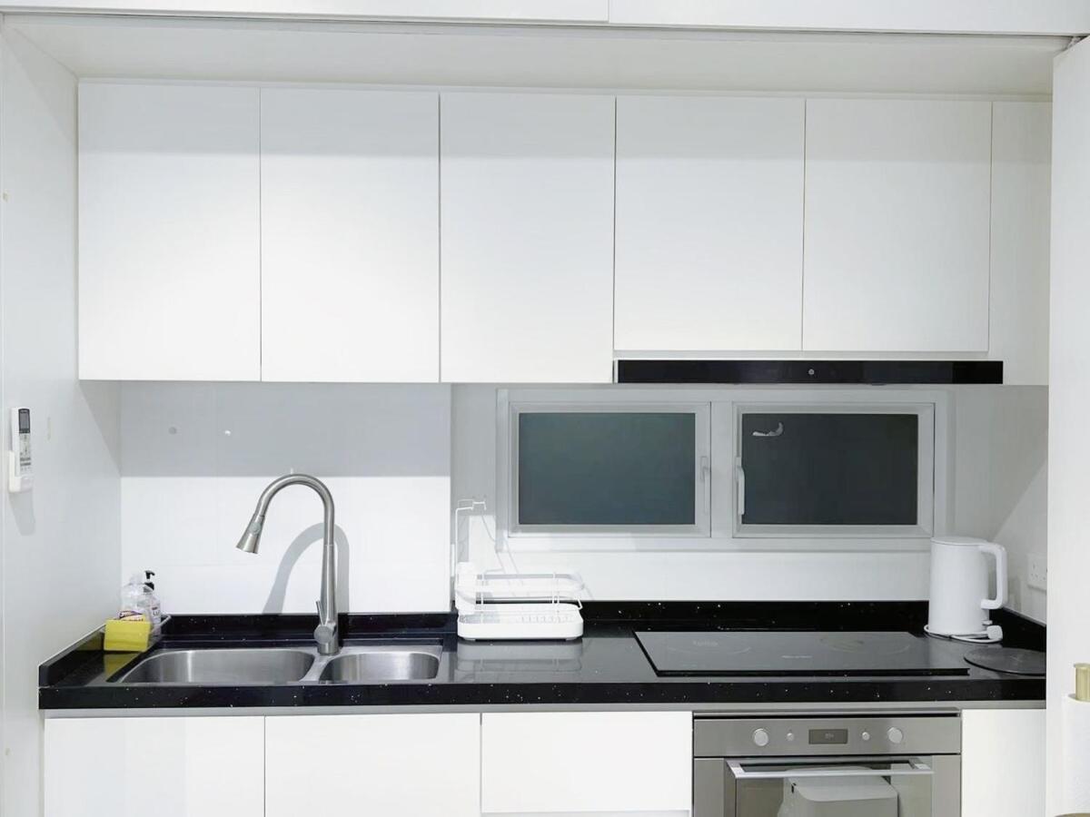 The Davis Haus - Modern Luxurious Near Mtr Apartment Hong Kong