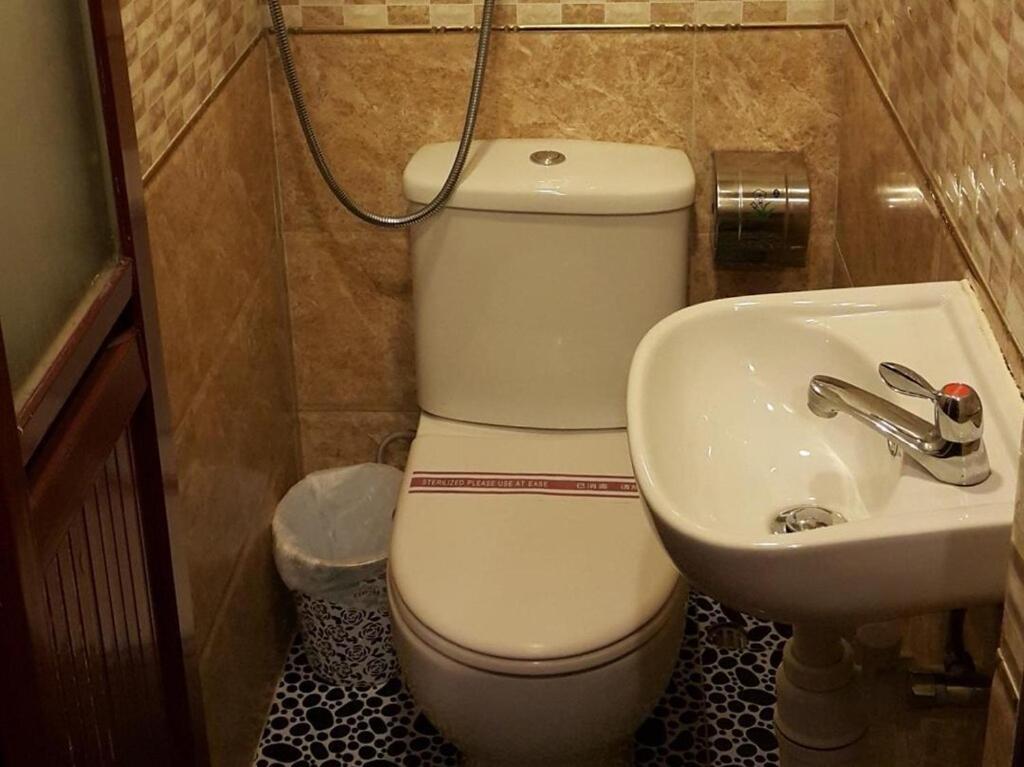 Ranjeet Khách sạn *