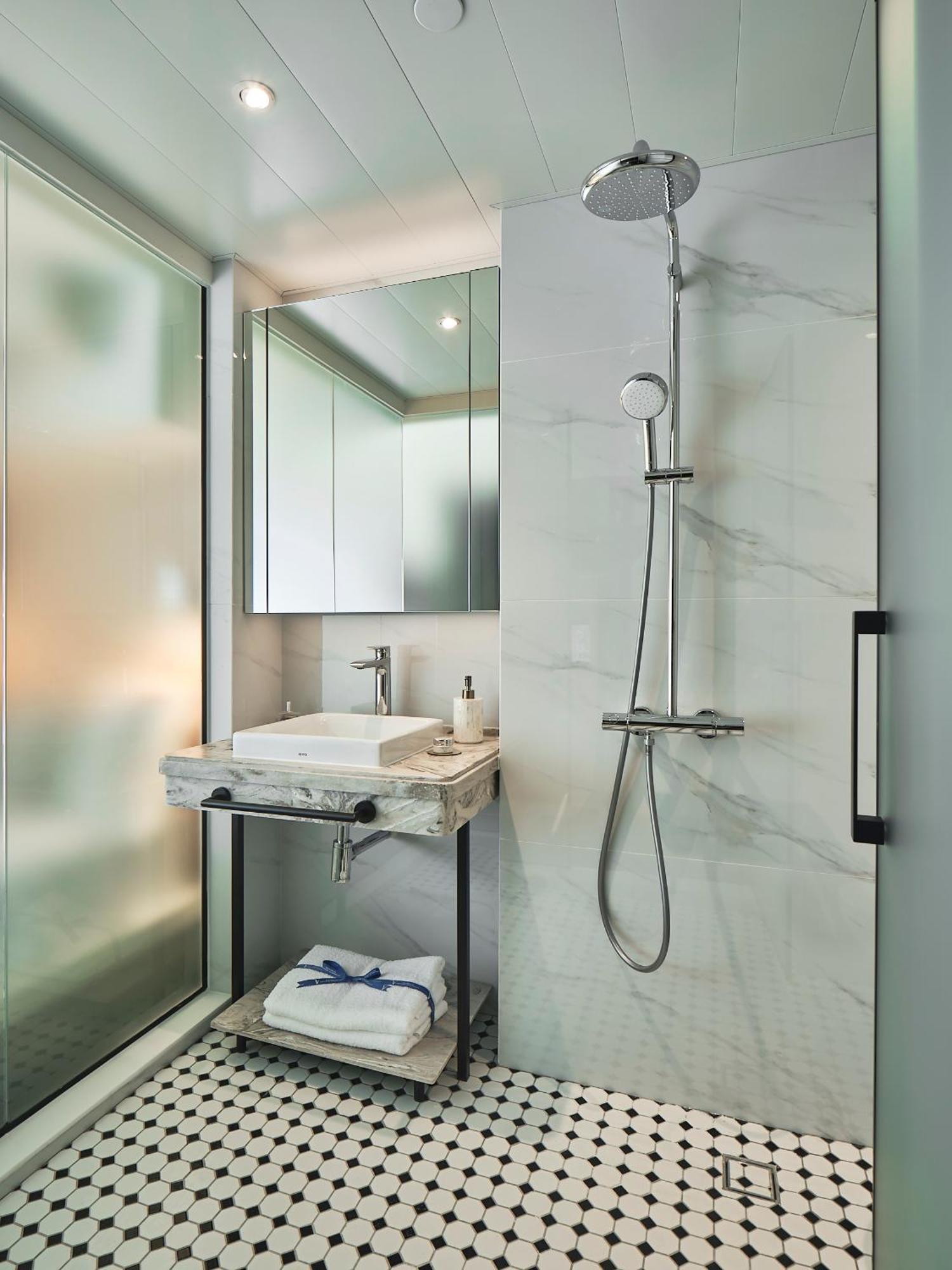 Aparthotel V Causeway Bay 4*