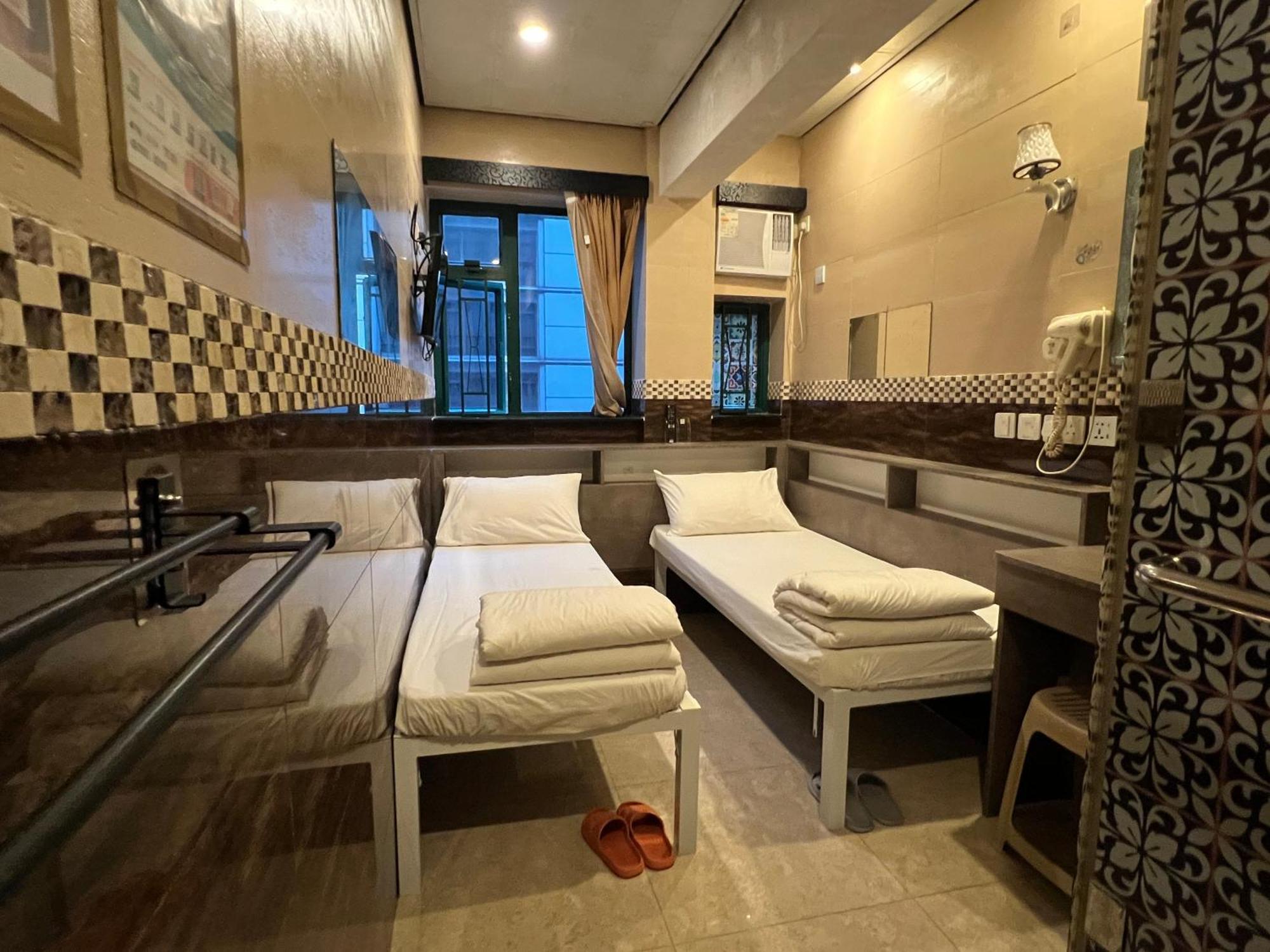 Hop On Nathan Road Hostel *