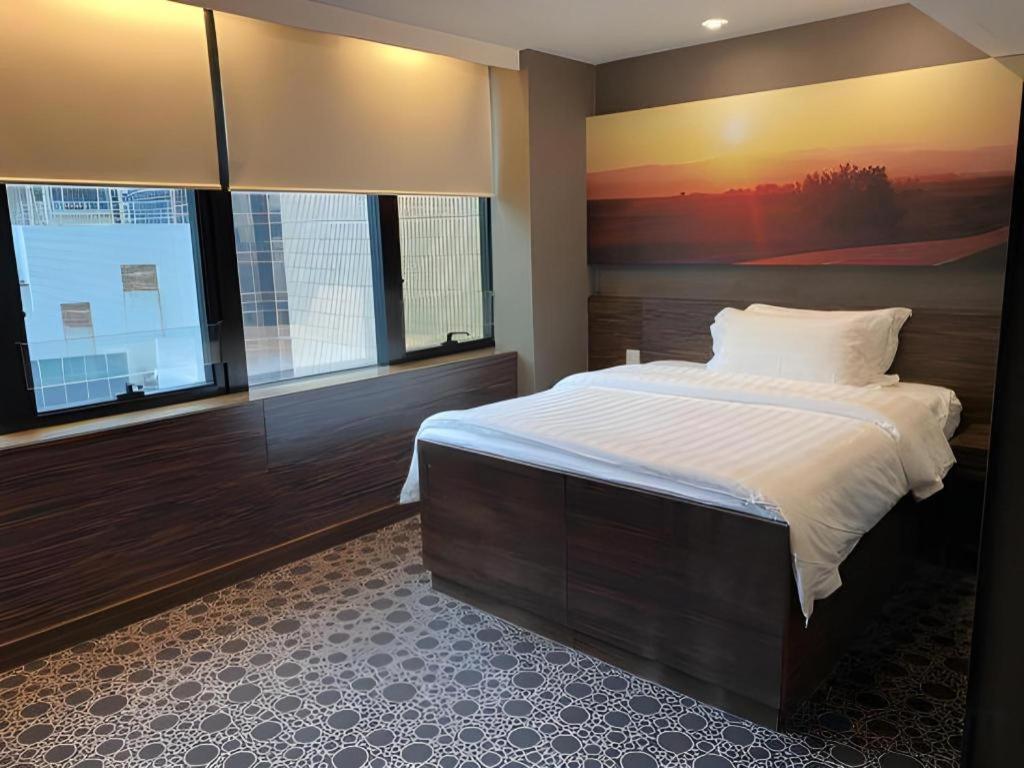 J Link Hotel