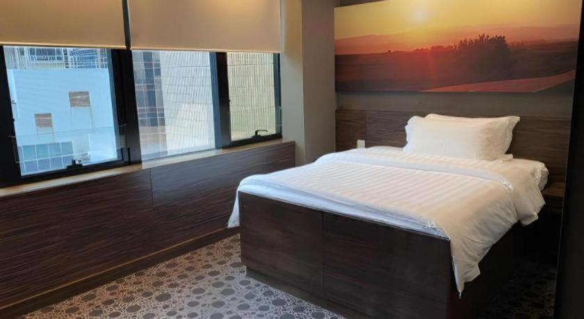 J Link Hotel 3*