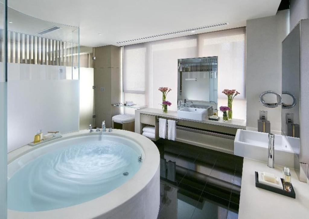The Landmark Mandarin Oriental,