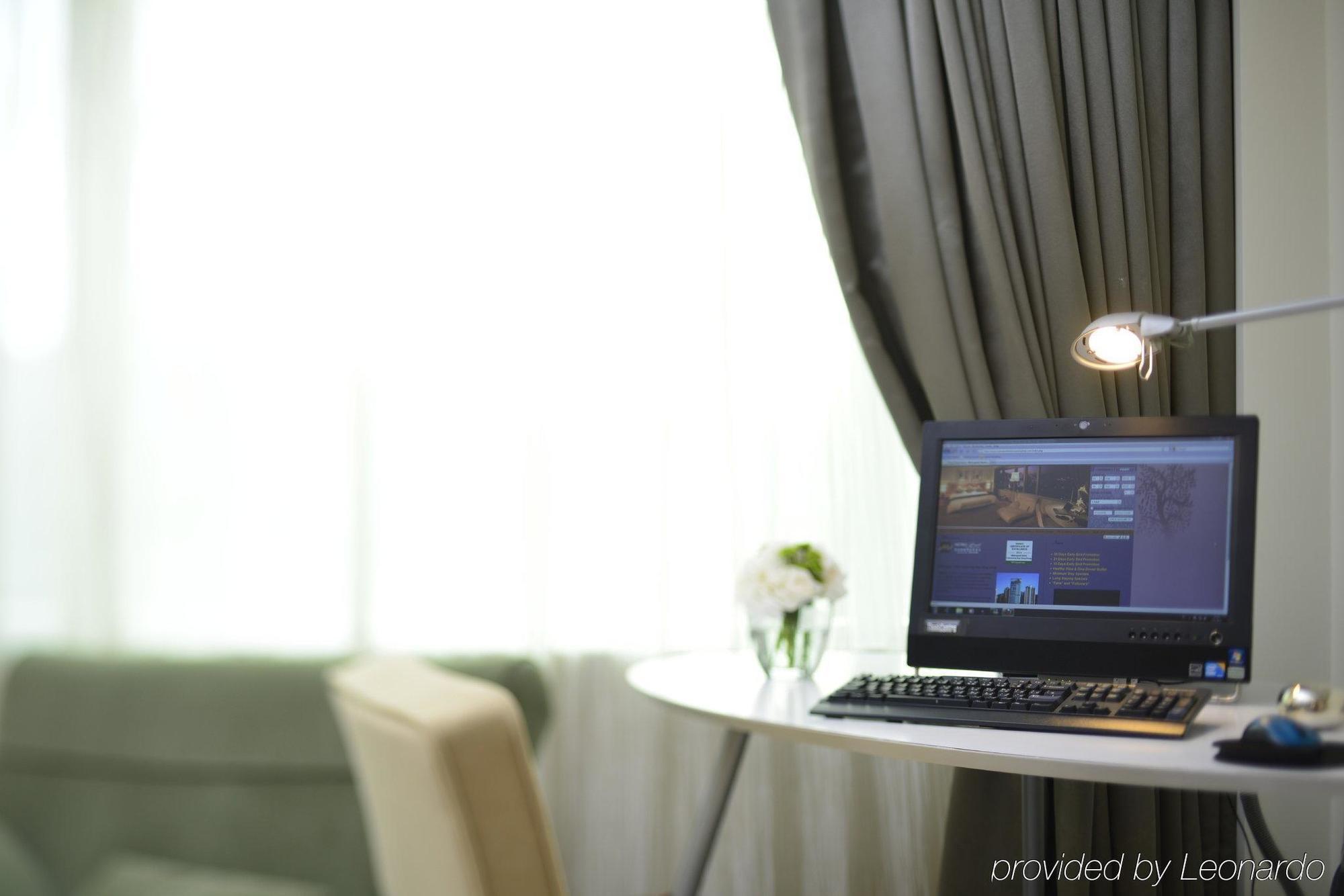 Metropark Causeway Bay Hotel 4*