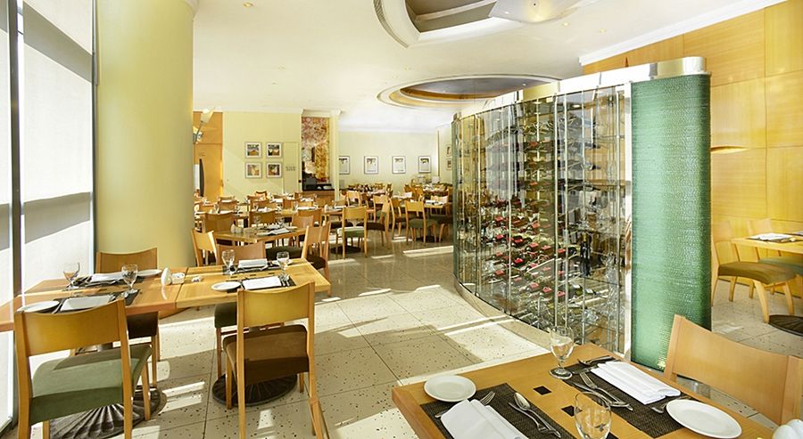 Metropark Causeway Bay 4*