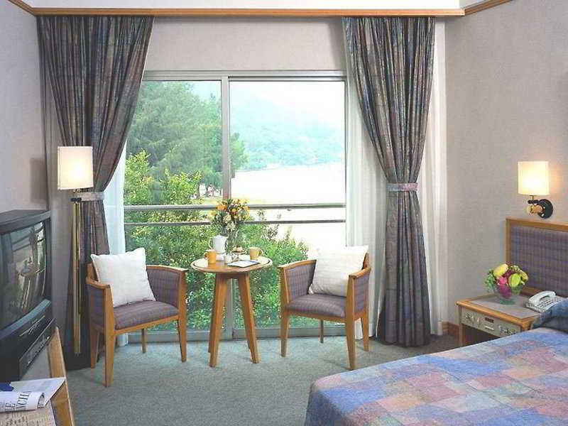 Resort Silvermine Beach